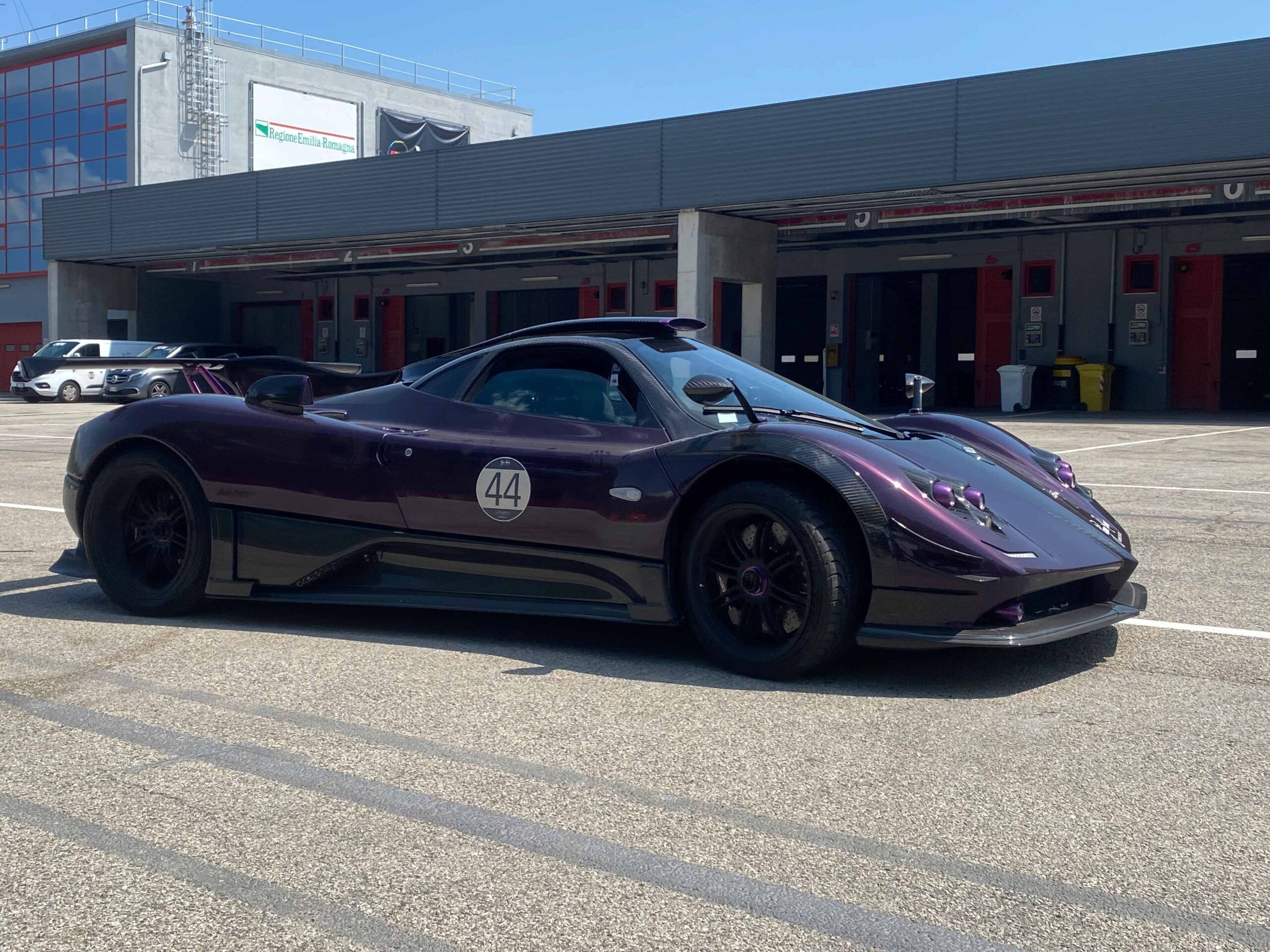EVENTO PAGANI PER I 25 ANNI GMA Trasporti Macchine Di Lusso evento-pagani-per-i-25-anni-gma-trasporti-macchine-di-lusso