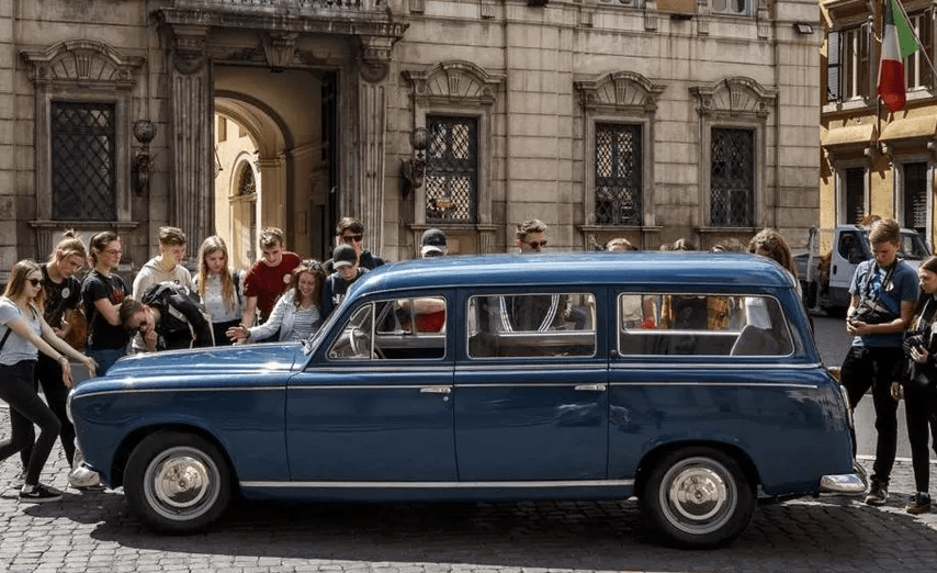 TRASPORTO PEUGEOT 403 “FAMILIALE” DI ALDO MORO