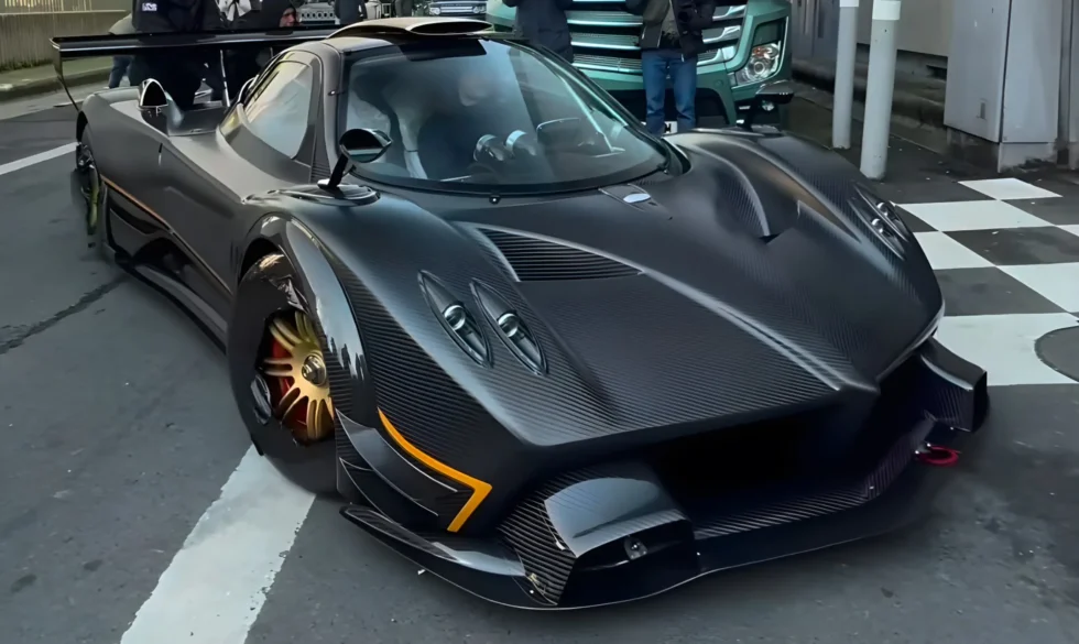 GMA PORTA LA LEGGENDARIA PAGANI ZONDA A RETROMOBILE 2025